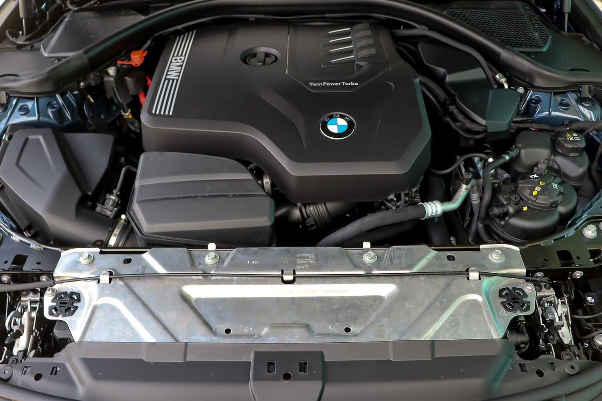 2025 BMW 3 Series 330i M Sport G21 LCI II