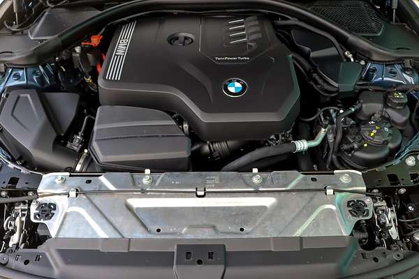 2025 BMW 3 Series 330i M Sport G21 LCI II