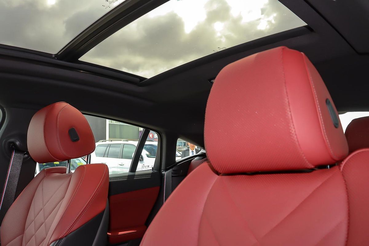 2025 BMW X6 xDrive30d M Sport G06 LCI