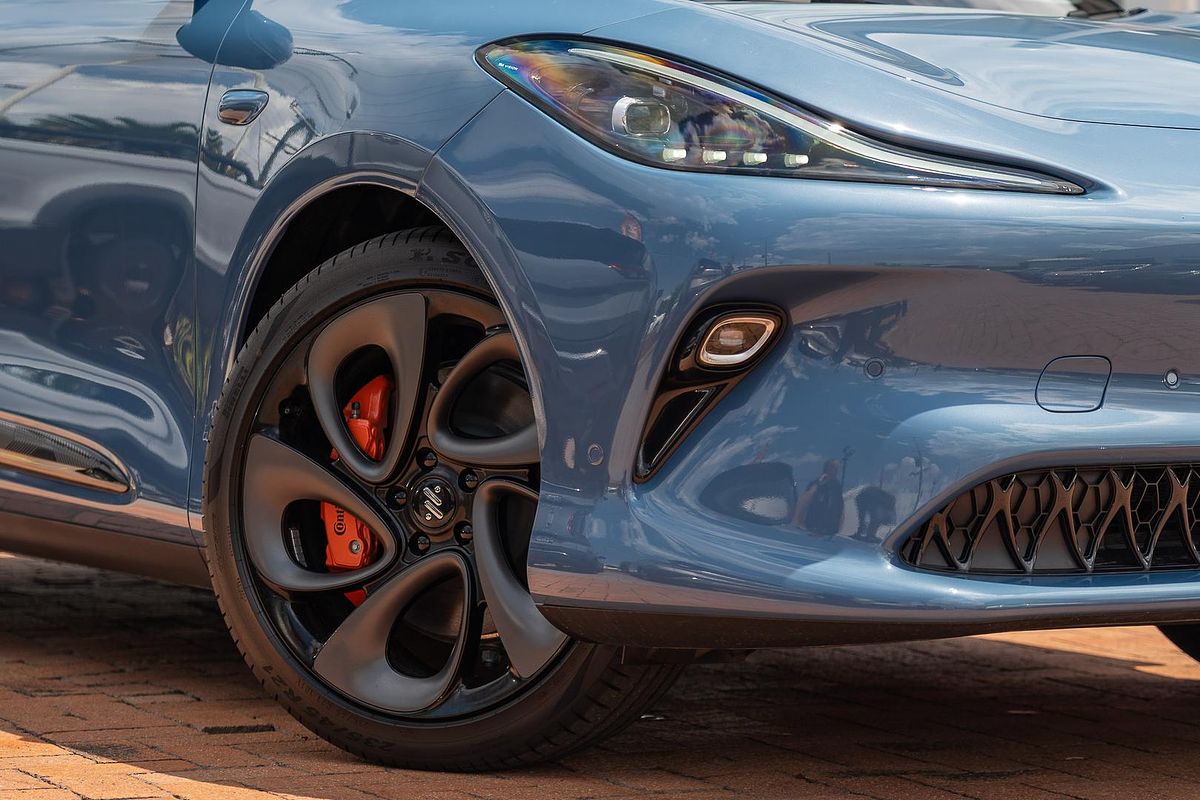 2025 MG IM6 Platinum S12L