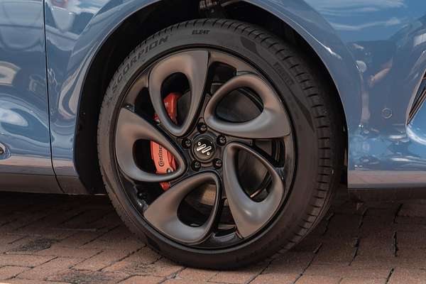 2025 MG IM6 Platinum S12L