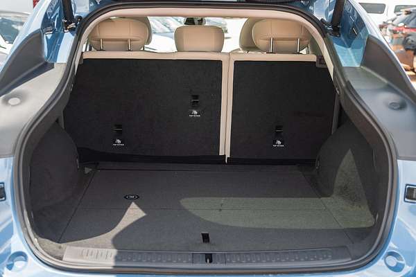 2025 MG IM6 Platinum S12L