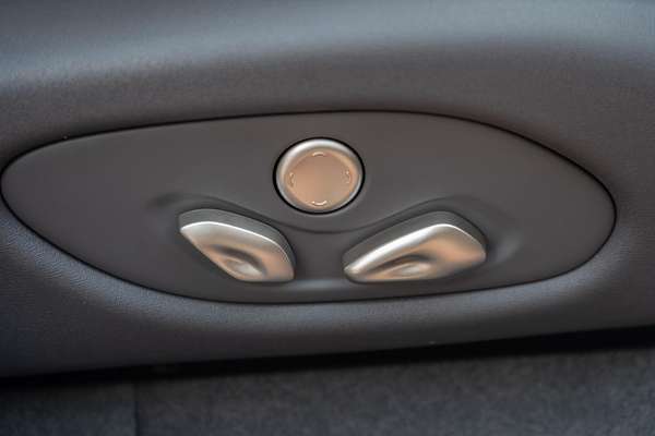 2025 MG IM6 Platinum S12L