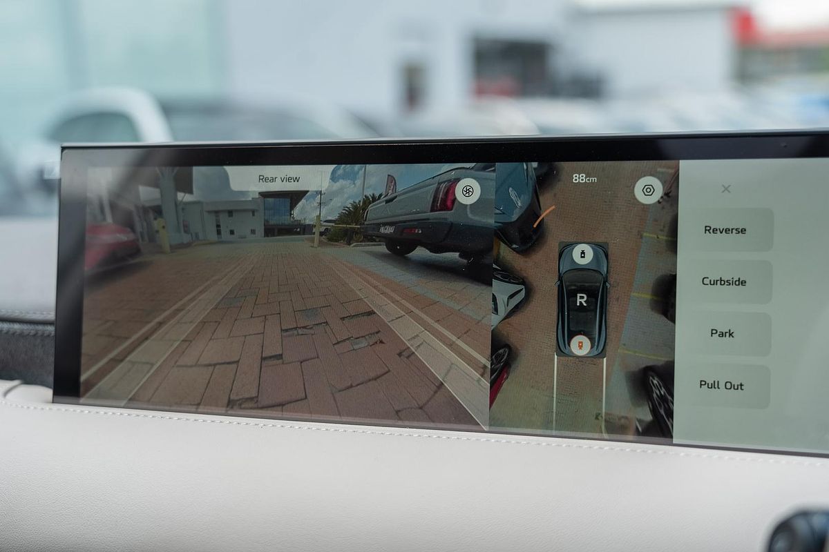 2025 MG IM6 Platinum S12L