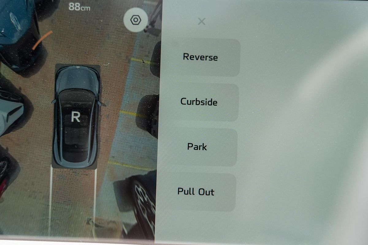 2025 MG IM6 Platinum S12L