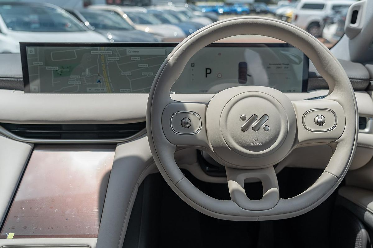 2025 MG IM6 Platinum S12L