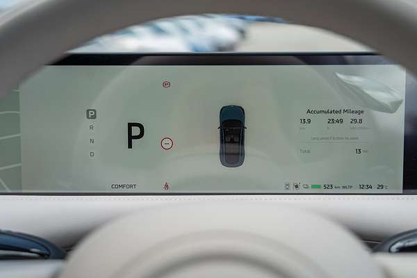 2025 MG IM6 Platinum S12L