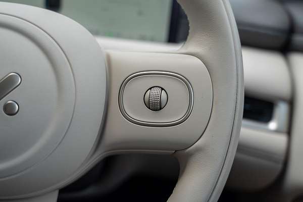 2025 MG IM6 Platinum S12L