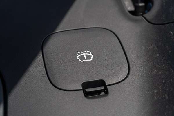 2025 MG IM6 Platinum S12L