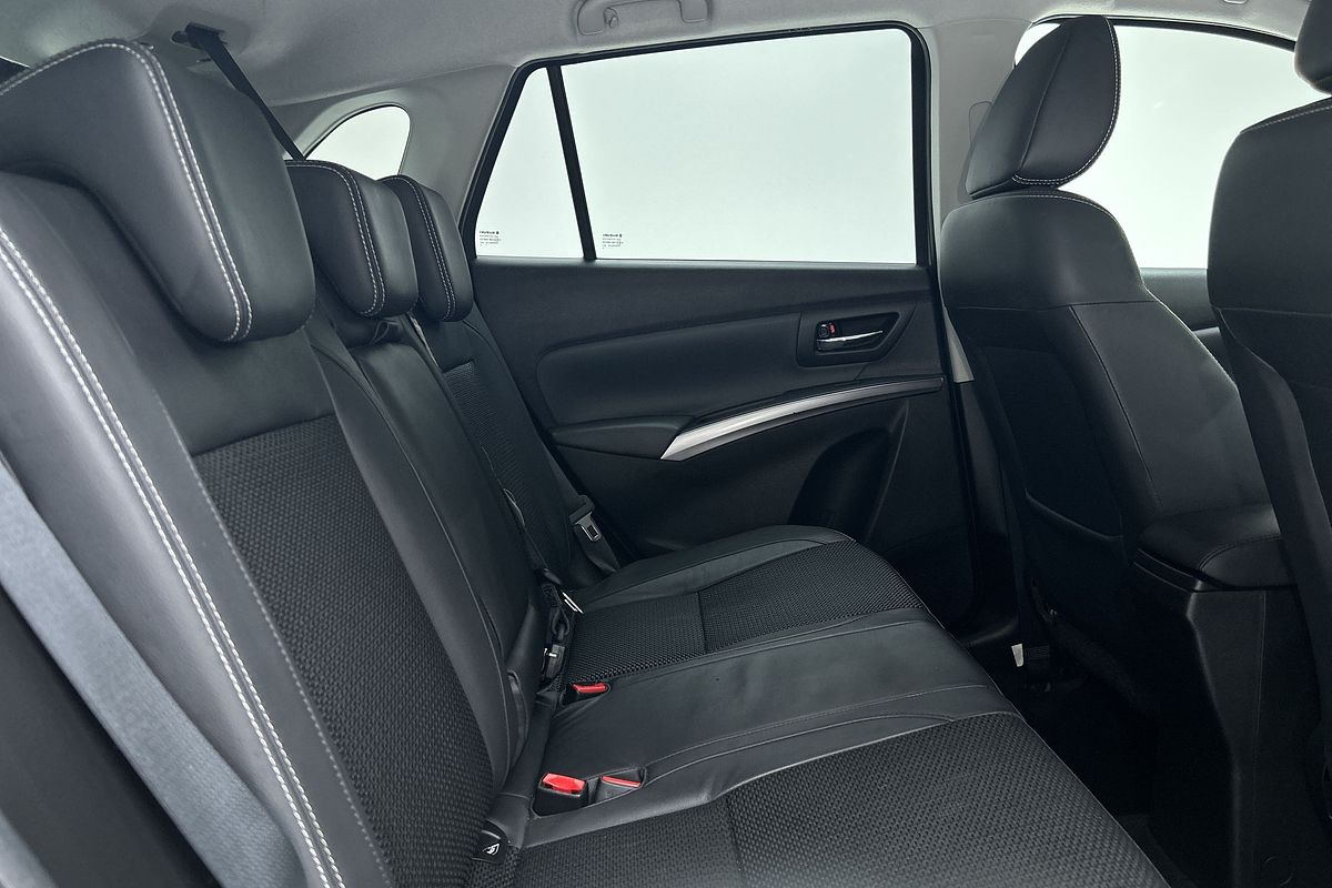 2023 Suzuki S-Cross GLX JYB