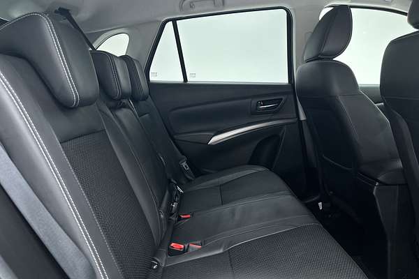 2023 Suzuki S-Cross GLX JYB