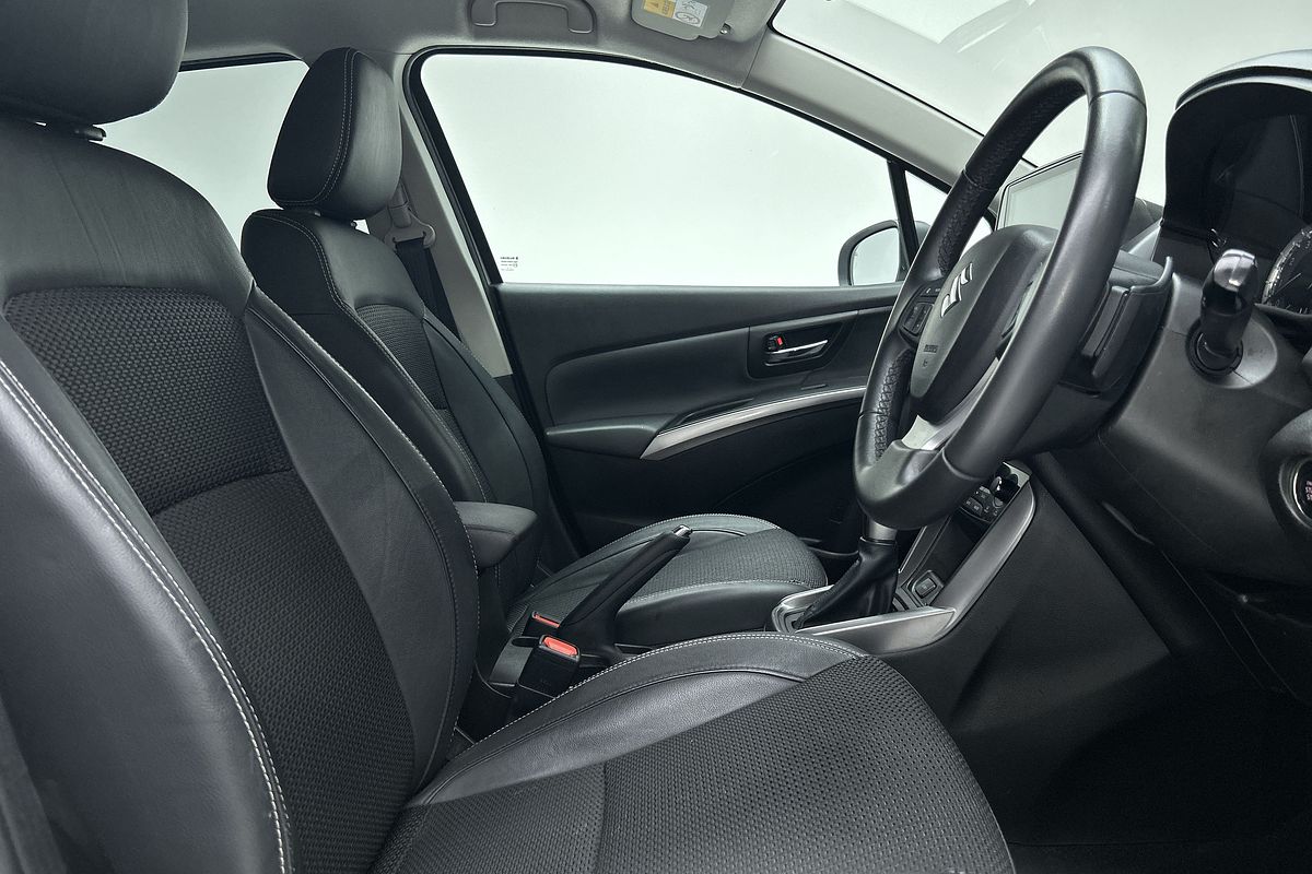 2023 Suzuki S-Cross GLX JYB