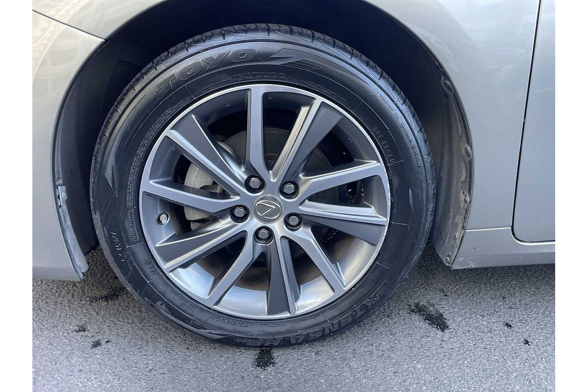 2016 Lexus ES Hybrid