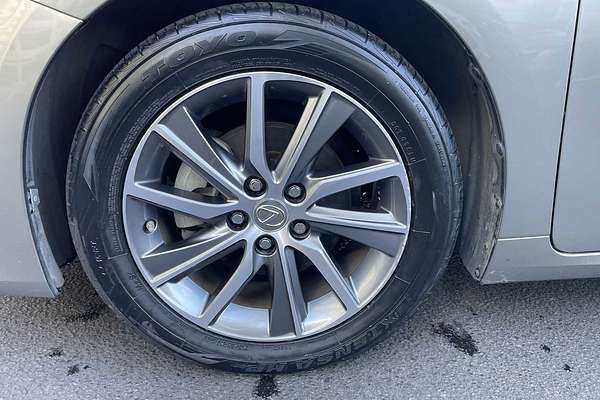 2016 Lexus ES Hybrid