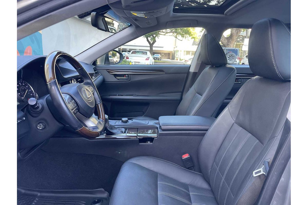 2016 Lexus ES Hybrid