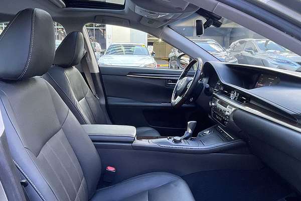 2016 Lexus ES Hybrid