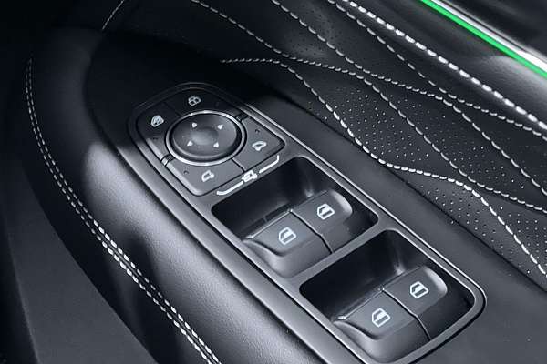 2025 GWM Tank 300 Ultra P01