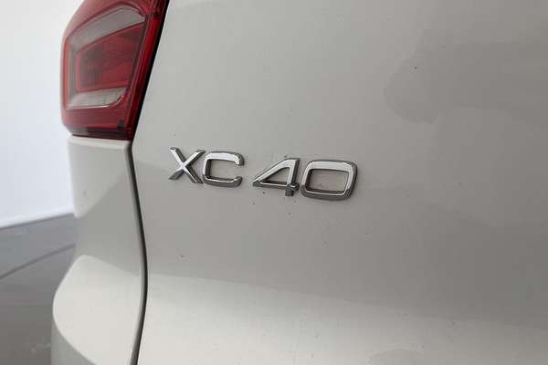 2022 Volvo XC40 T4 Inscription