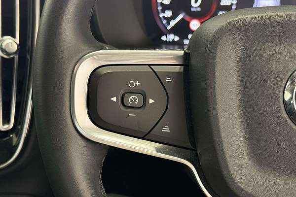 2022 Volvo XC40 T4 Inscription