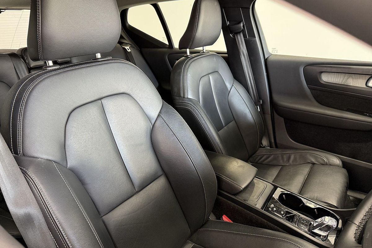 2022 Volvo XC40 T4 Inscription