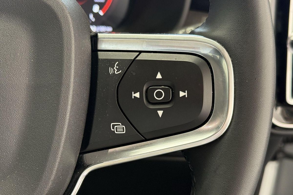 2022 Volvo XC40 T4 Inscription