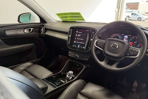 2022 Volvo XC40 T4 Inscription