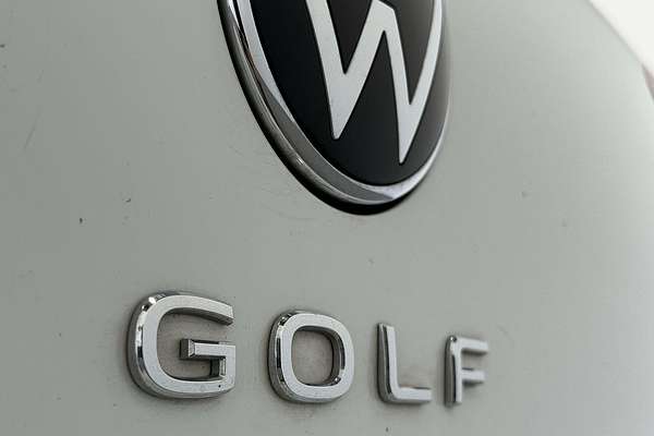 2022 Volkswagen Golf 110TSI R-Line 8