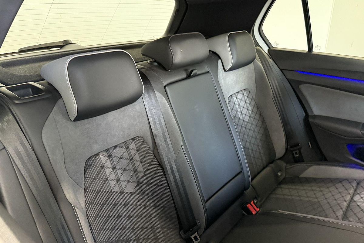 2022 Volkswagen Golf 110TSI R-Line 8