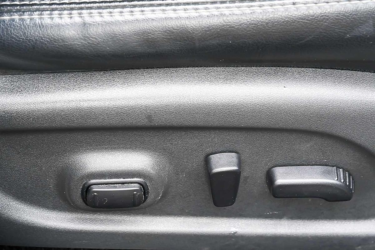 2020 Nissan Pathfinder ST-L R52 Series III