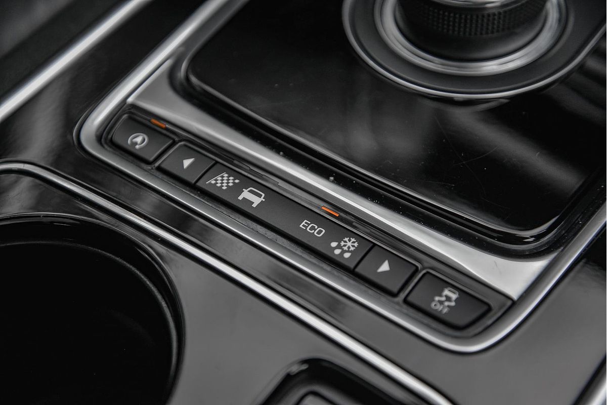 2017 Jaguar XE 20d R-Sport X760