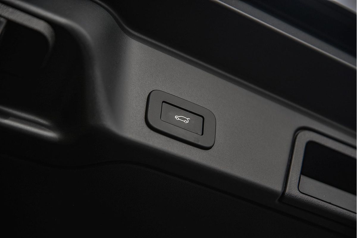 2023 Land Rover Range Rover Evoque P300e Autobiography L551