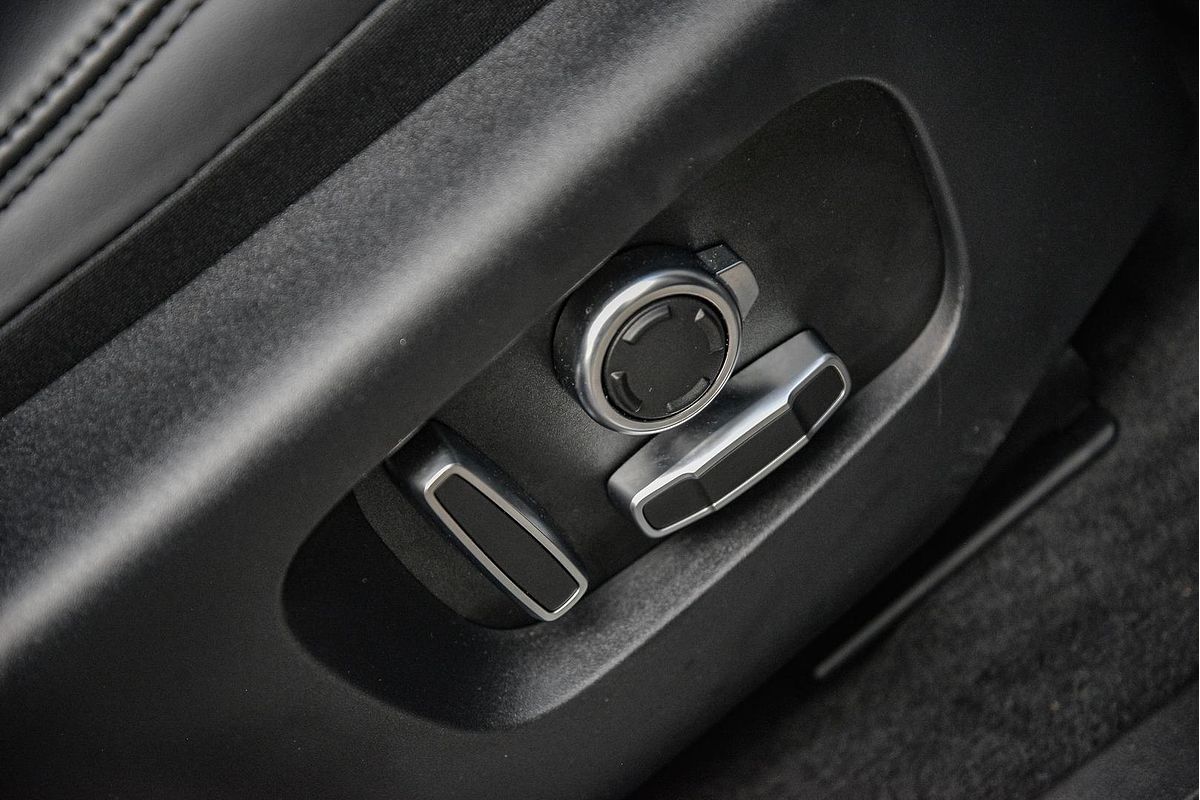 2023 Land Rover Range Rover Evoque P300e Autobiography L551