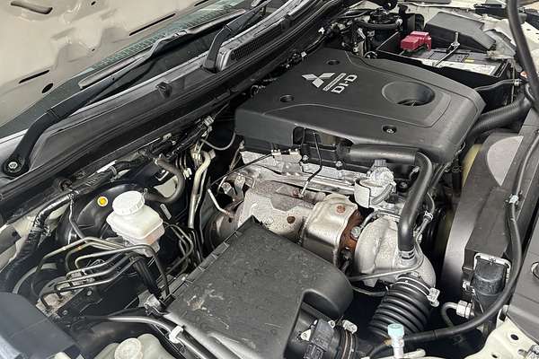 2019 Mitsubishi Triton GLX ADAS MR 4X4