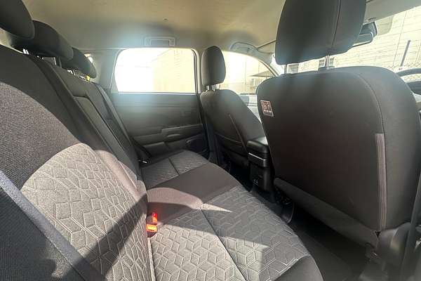 2022 Mitsubishi ASX ES XD