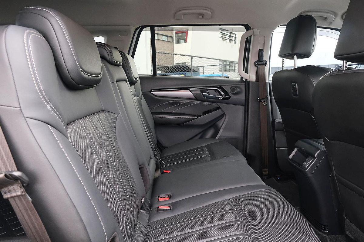 2021 Isuzu MU-X LS-T