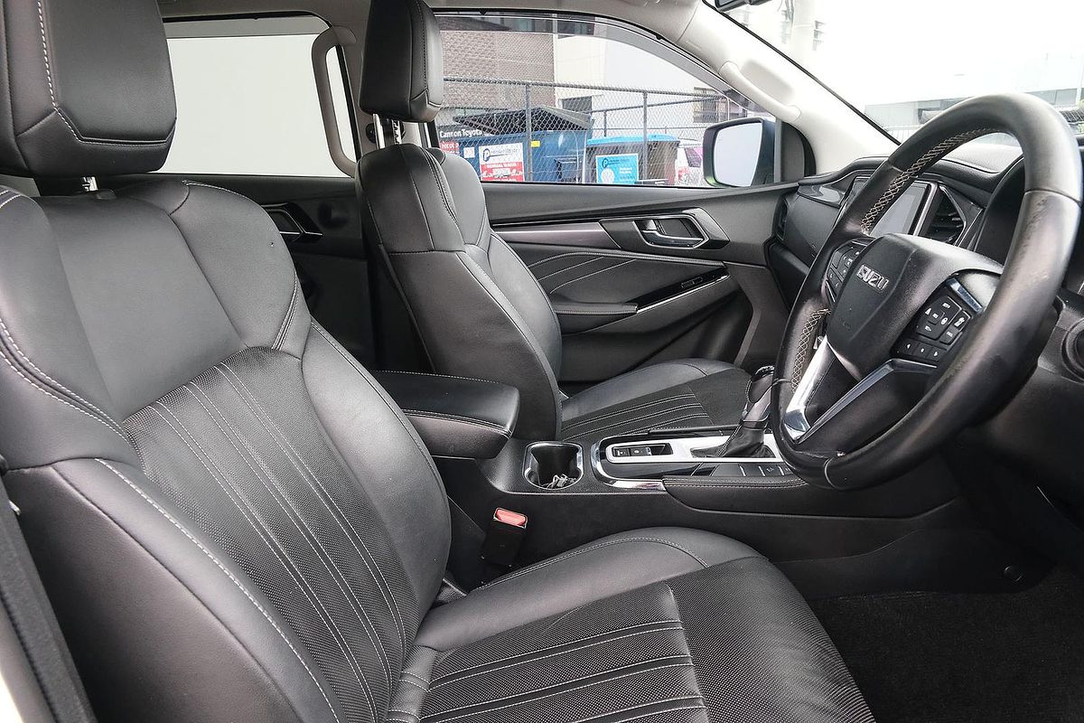 2021 Isuzu MU-X LS-T