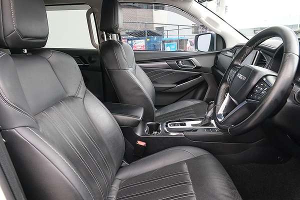 2021 Isuzu MU-X LS-T