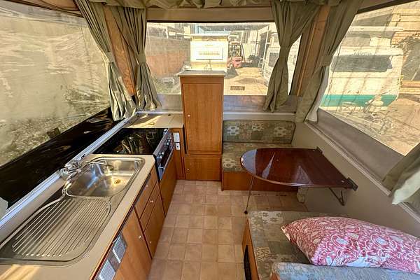 2005 Jayco PENGUIN CAMPER TRAILER