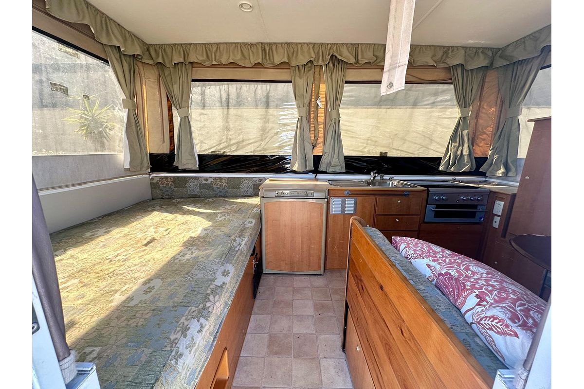 2005 Jayco PENGUIN CAMPER TRAILER