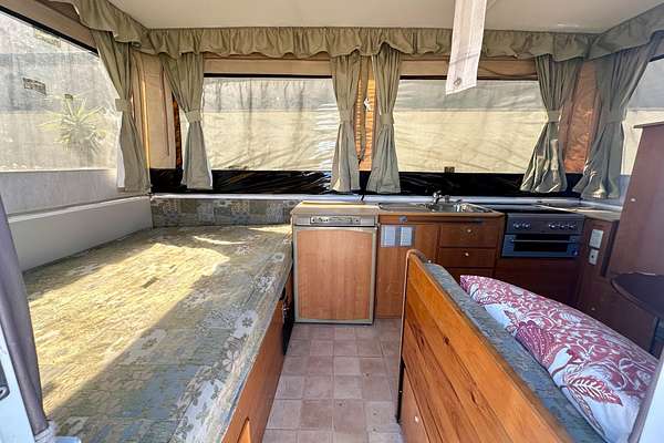 2005 Jayco PENGUIN CAMPER TRAILER