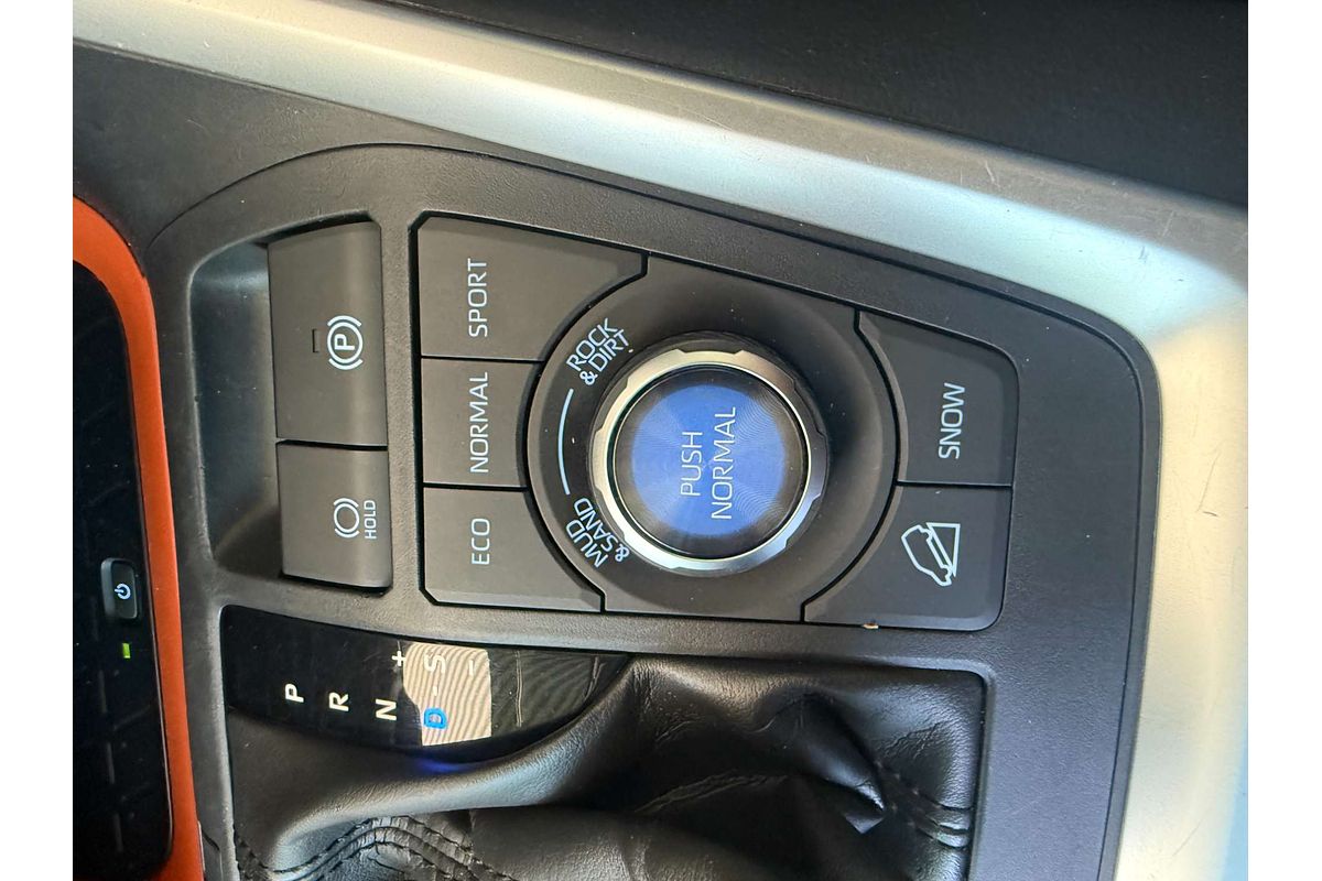 2020 Toyota RAV4 Edge AXAA54R