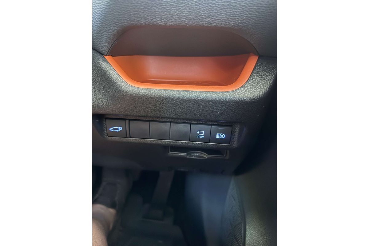 2020 Toyota RAV4 Edge AXAA54R