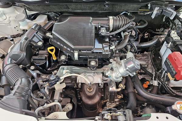 2024 Suzuki Swift Hybrid UZ