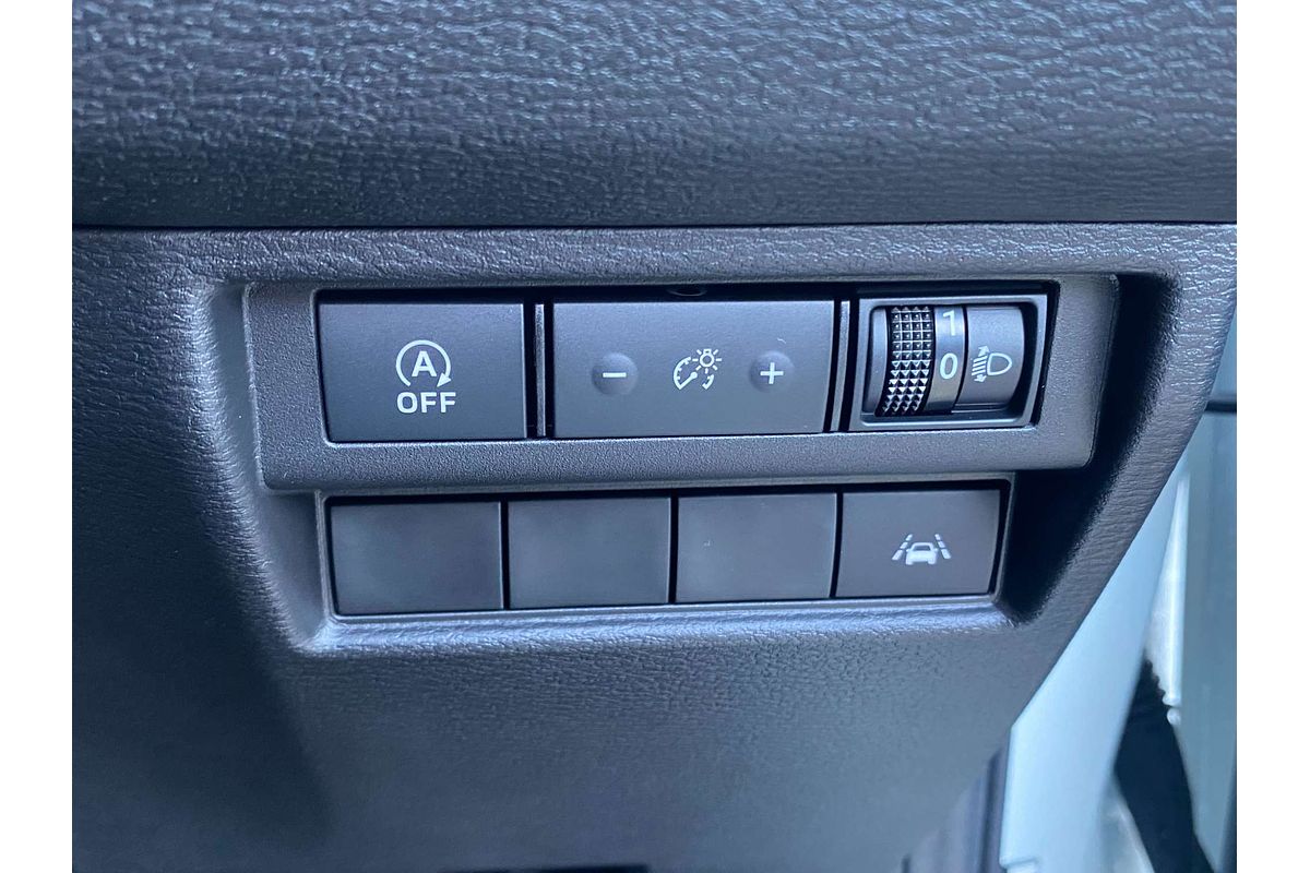 2025 Mitsubishi Triton GLX MV 4X4