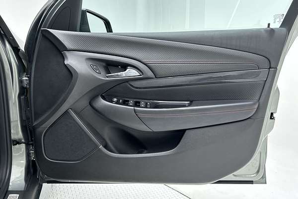 2016 Holden Commodore SV6 Black VF Series II