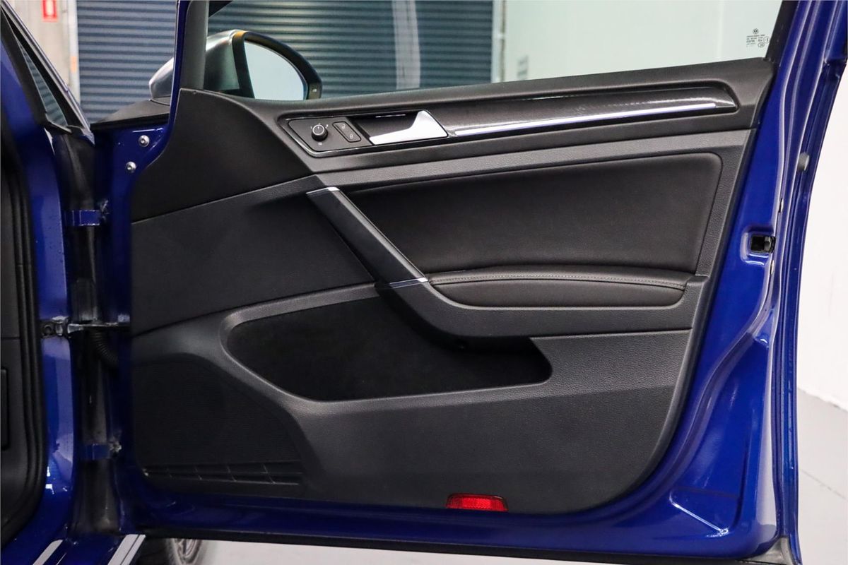 2017 Volkswagen Golf R VII