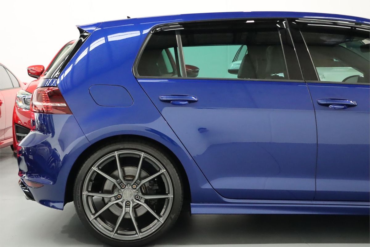 2017 Volkswagen Golf R VII