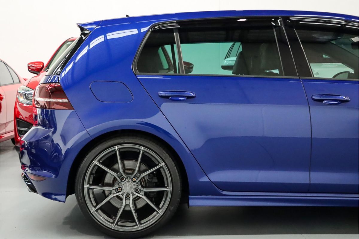 2017 Volkswagen Golf R VII