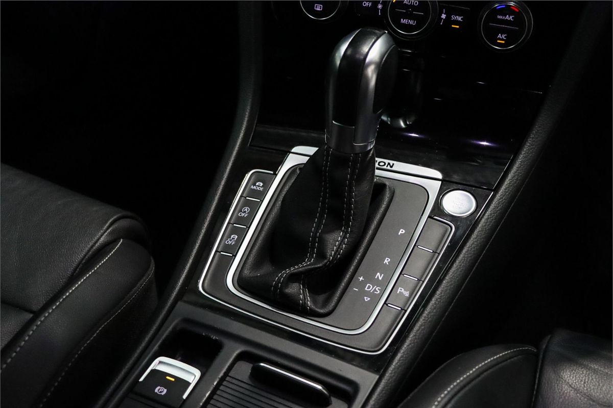 2017 Volkswagen Golf R VII