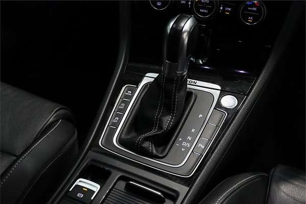 2017 Volkswagen Golf R VII